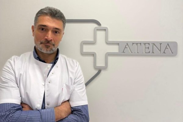 Dr. Damian Rareș Robert